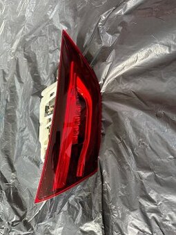 zadní světlo mercedes benz cla W118