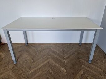 Kancelářský, pracovní stůl bílý, výškově nastavitelný