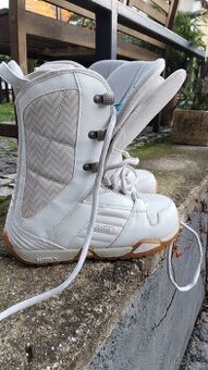 Boty na snowboard