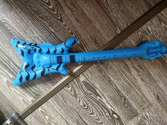 DĚTSKÁ NAFUKOVACÍ KYTARA