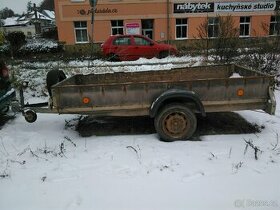 Nákladní přívěs