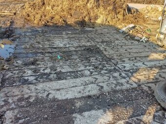 Betonové pražce daruji