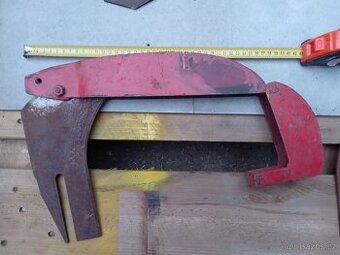 Klíny a kryty k pilám