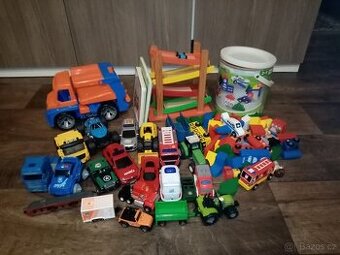 Různé hračky na hraní