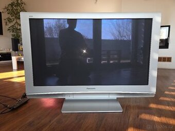 stříbrná TV Panasonic úhlopříčka 106 cm, TH-42PZ8ES