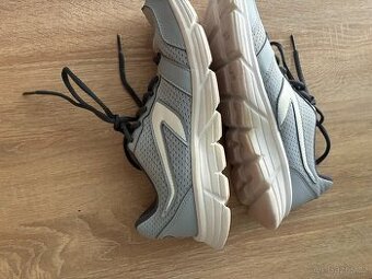 Tenisky, botasky, Decathlon vel 40