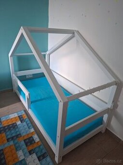 Domečková postel
