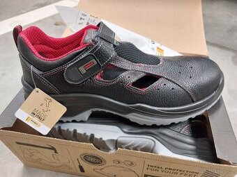 Nová Pracovní obuv Panda vel.44 s pevnou špičkou