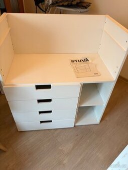 Prebalovaci komoda Ikea