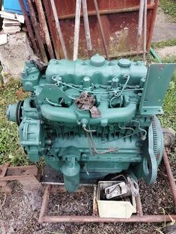 Prodám motor perkinc z malého kombajnu Class