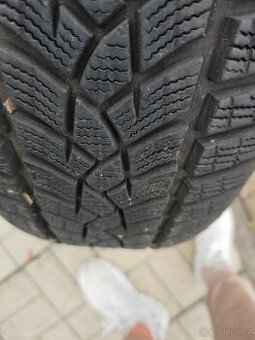 Prodám 1x zimni Goodyear 215/65 r16 vzorek 7mm