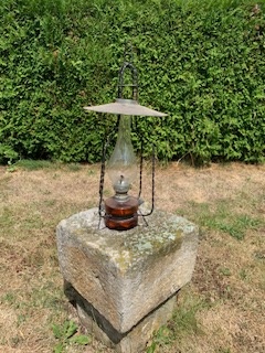 petrolejová lampa závěsná
