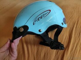 Dětská helma (přilba) na motorku