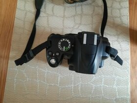 Prodám tělo fotoaparátu Nikon D3000
