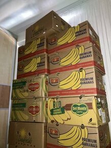13x bananové krabice