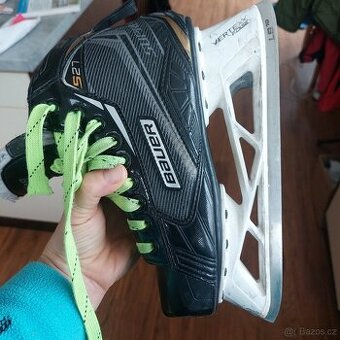 Golmanske brusle Bauer Suprame 38.5
