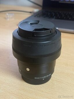 Sigma 30 mm f/1,4 DC DN Contemporary pro micro 4/3