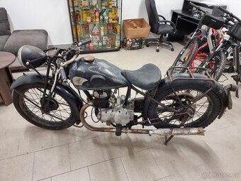 Triumph B200