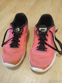Dívčí tenisky Nike, vel. 36
