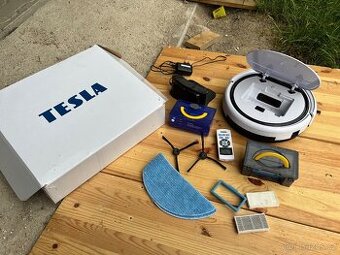 Robotický vysavač Tesla