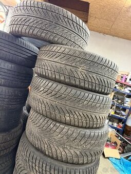 Prodám 245 45 r18 goodyear ultragrip 8