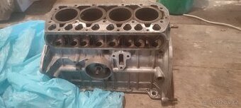 Škoda 100 motor