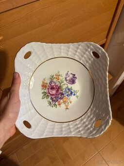 Starožitné nádobí z porcelánu