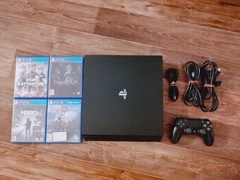 Playstation 4 PRO 1TB a hry