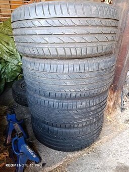 Pneu 225/50-17 - 1