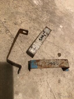 Čz 125 175 250 476 477 471 držák baterie