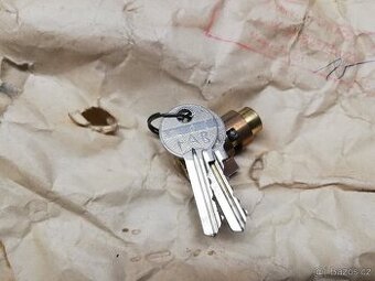 Nepoužitý zámek řízení sedla FAB Jawa ČZ kývačka pionýr 50