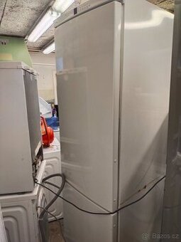 Prodám plně funkční lednici značky LIEBHERR -200cm--DOVEZU--