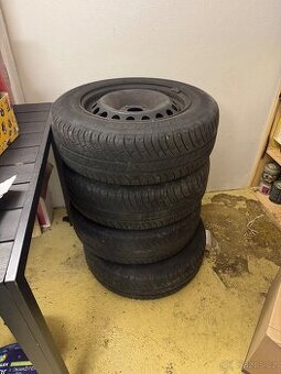 zim. pneu Michelin 195/65/R15+kola+disky+rezerva