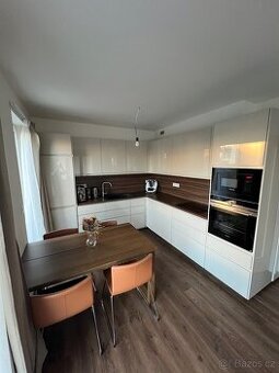 Prodej bytu 2+kk 54m², předzahrádka 152 m², Praha-Zličín