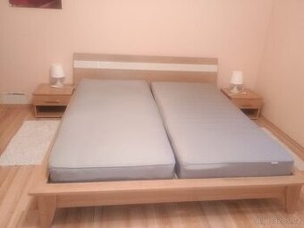 Prodám manželskou postel 180 × 200 cm kompletní