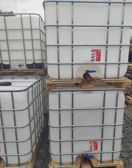 ÍBC NÁDRŽ NA VODU NA 1000 LITRU