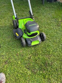 Aku sekacka Greenworks 46cm, pojezd