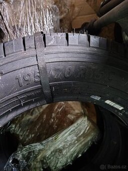 Prodám celoroční pneu 195/70  R 15C