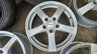 Zimní Sada Alu Kola 5x114.3 215/65 R16 Dezent