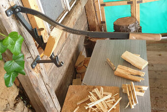 Ruční štípač na dřevo, výroba třísek, štipánkovač