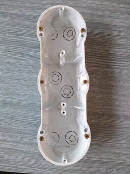 krabice do sadrokartonu trojnásobná