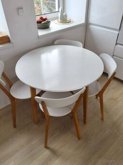 Jídelní set 1x stůl RUBEN 102 cm, 4x židle Buggi