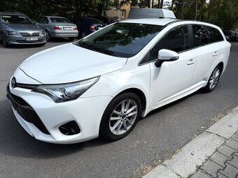 Toyota Avensis combi 2.0 D 105kw r.v.2016