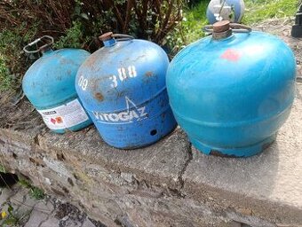 Malé láhve propan butan