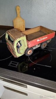 Stará dřevěná auticka - 1