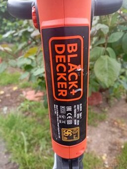 Elektrická strunová sekačka - Black&Decker GL9035