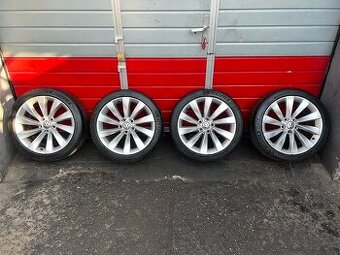 Original ALU kola VW Interlagos 18\" 8J ET41 pneu 235/40/R