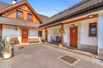 Prodej poloroubenky a rodinného domu - Suchovršice - Trutnov
