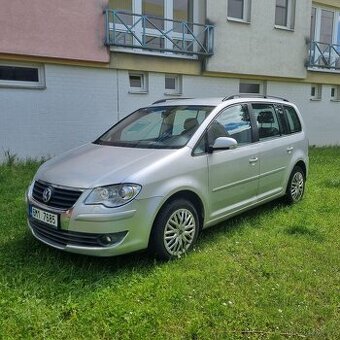 Volkswagen Touran 2.0TDi 103kw Face-Lift Nová STK
