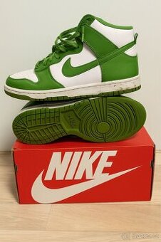 Nike Dunk High retro